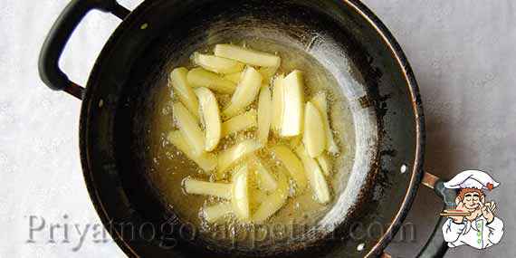 картошка в масле на сковородке
