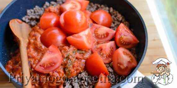 помидоры с томатом и фаршем