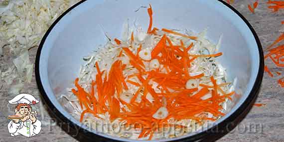 капуста с морковью и чесноком