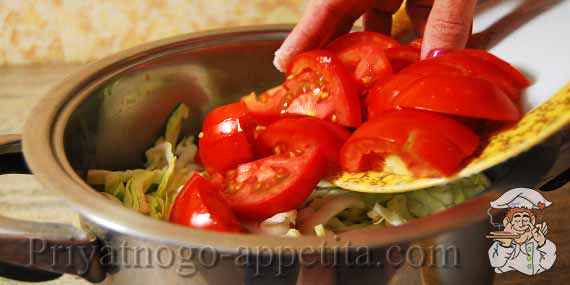 помидоры в тушеных овощах
