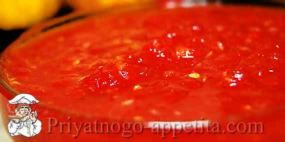 вкусная аджика в соуснике