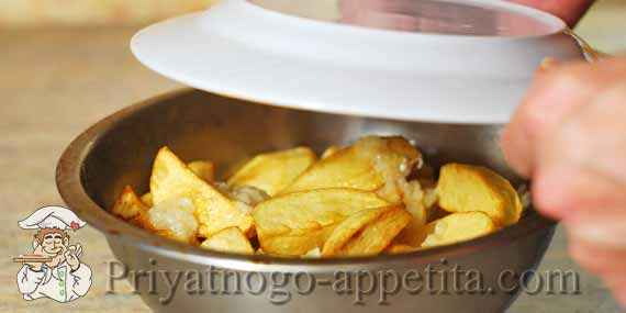 картошка фри в миске