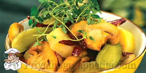 Салат с картошкой и солеными огурцами