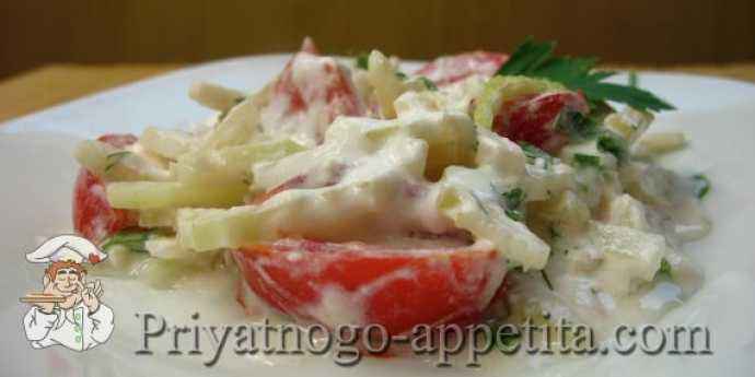 Салат из помидоров и простокваши